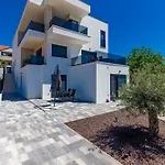 Casa Mia With Parking Apartman