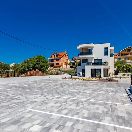 Casa Mia With Parking 公寓 扎达尔