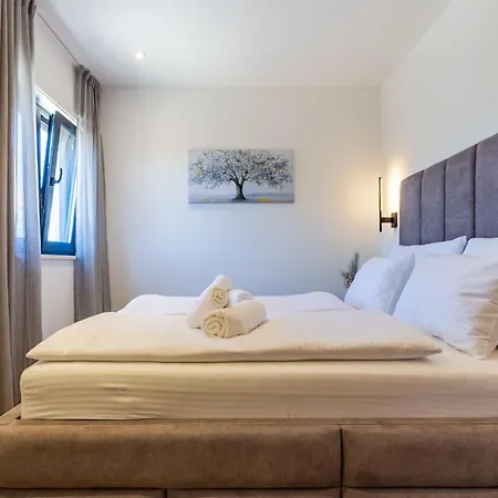 Casa Mia With Parking شقة