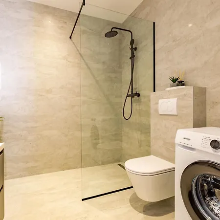 Casa Mia With Parking شقة زادار