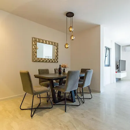 Casa Mia With Parking 公寓 *