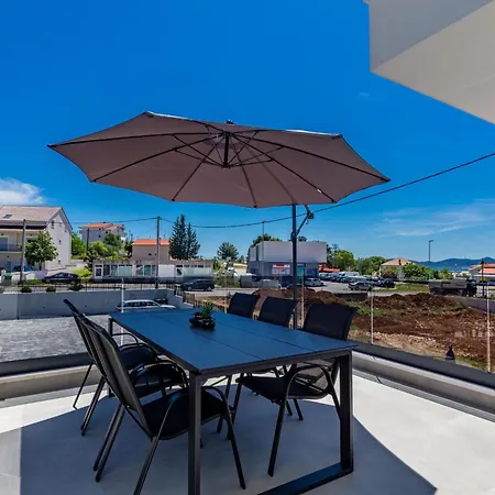 Casa Mia With Parking شقة *